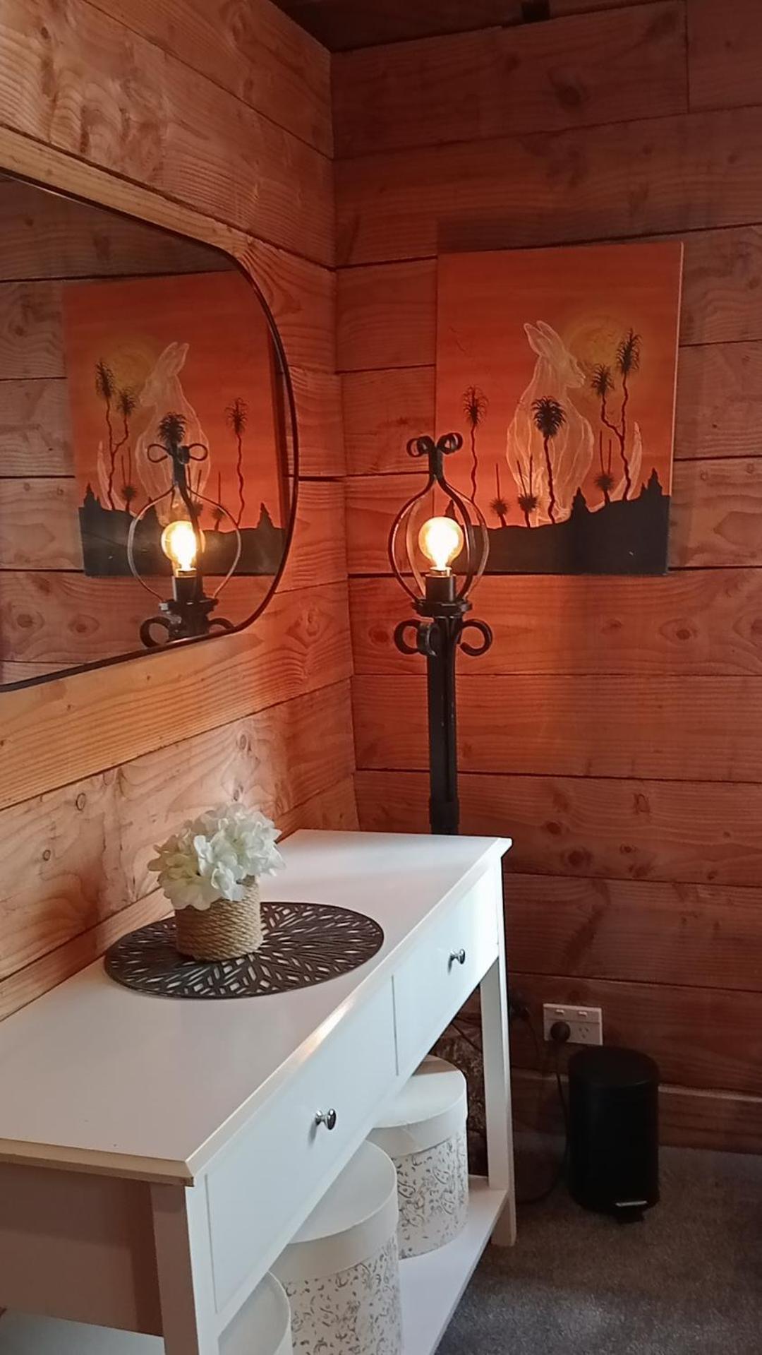 Hot Spa Log Fire Up To 16 Guests